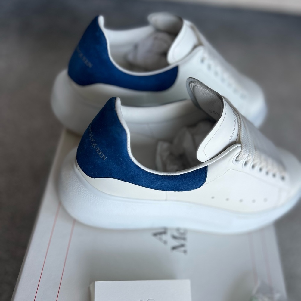 Alexander McQueen oversized sneakers woman’s 36.5 used in very good condition.